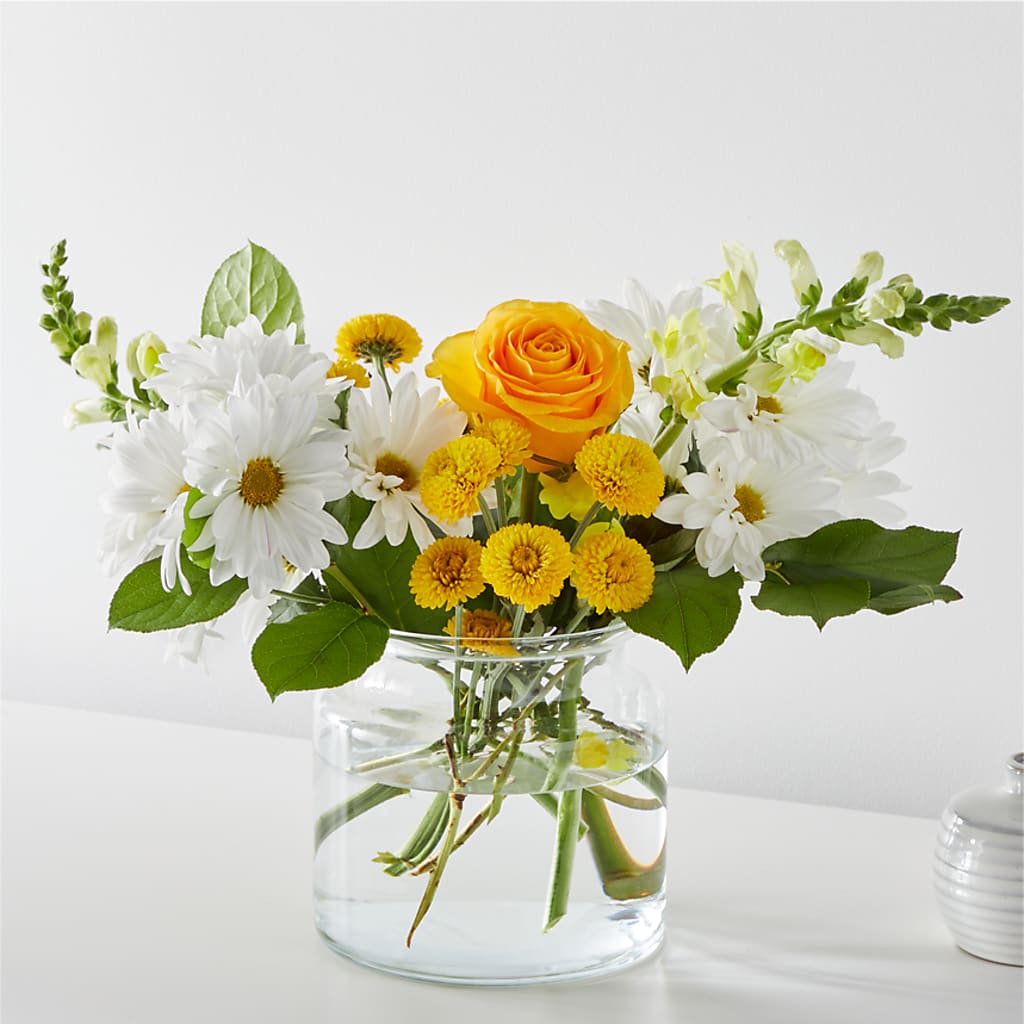 Sun Salutation Bouquet – EMERY'S FLOWERS & CO, Maumee OH