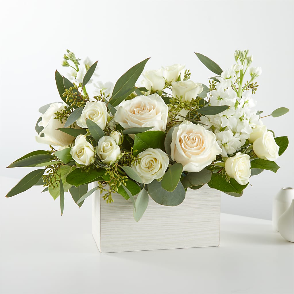 Fresh Linen Box Bouquet – EMERY'S FLOWERS & CO, Maumee OH