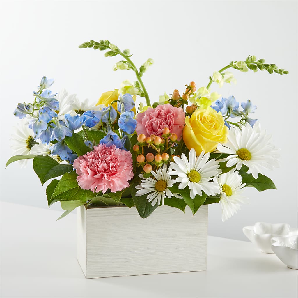 Sun Salutation Box Bouquet – EMERY'S FLOWERS & CO, Maumee OH