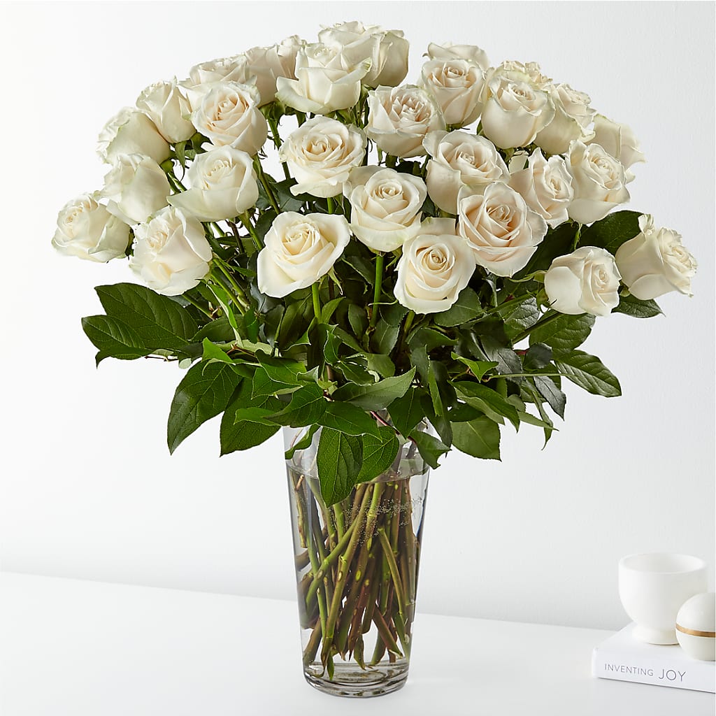 Long Stem White Rose Bouquet – EMERY'S FLOWERS & CO, Maumee OH