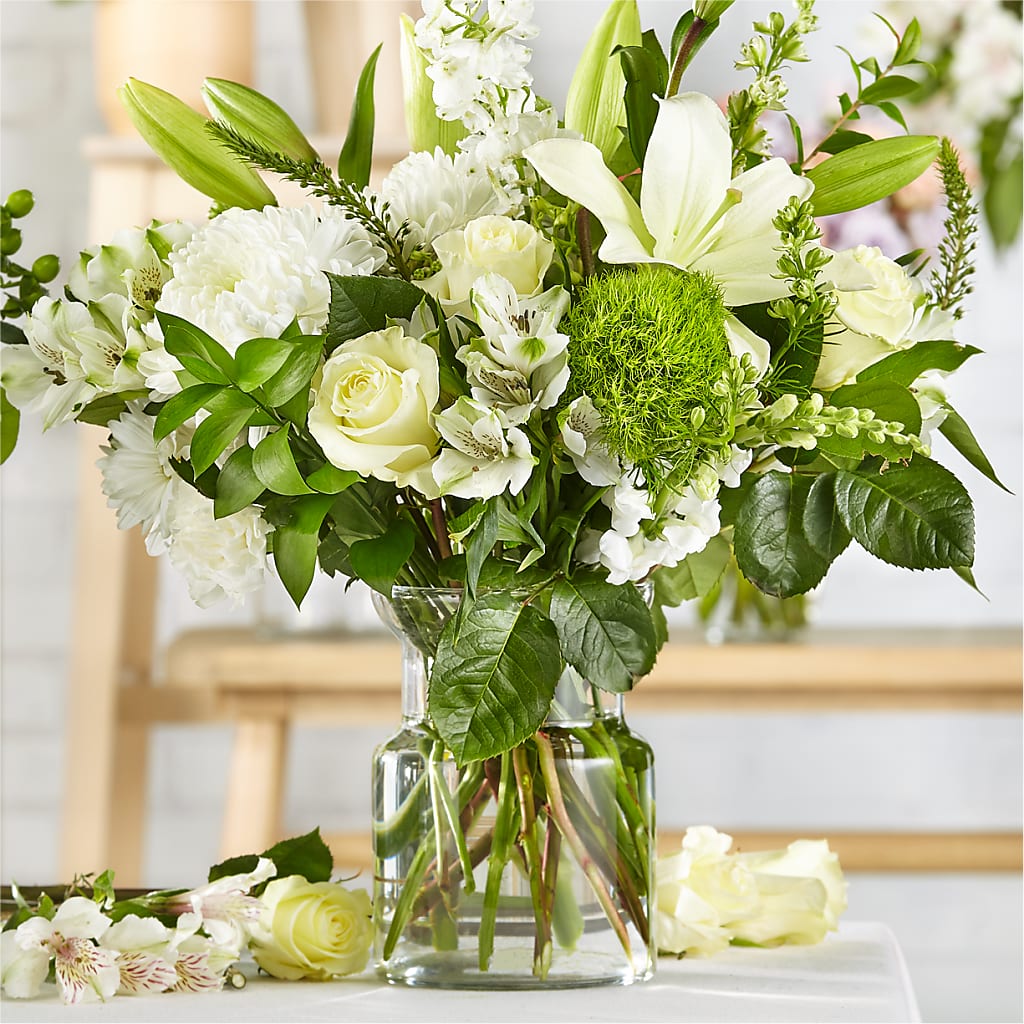 Classic Ivory – A Florist Original – EMERY'S FLOWERS & CO, Maumee OH