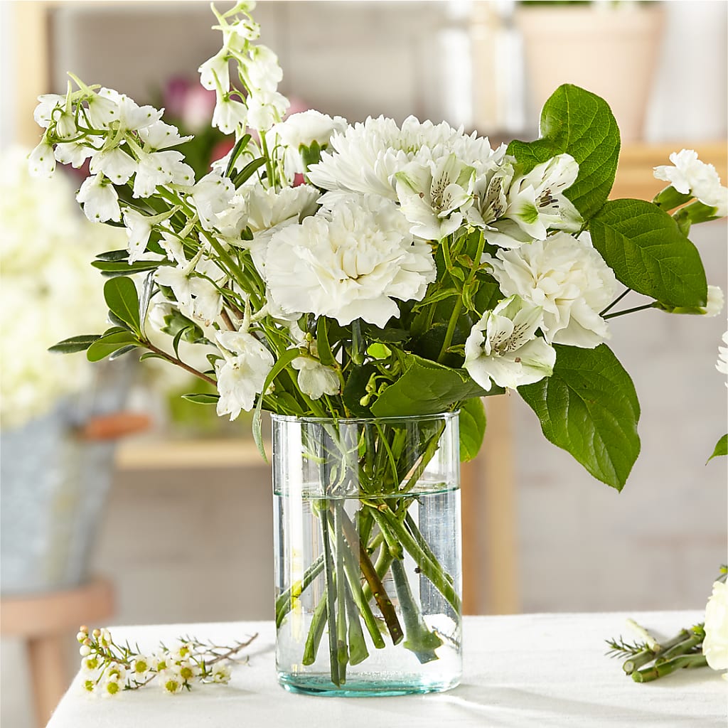 Classic Ivory – A Florist Original – EMERY'S FLOWERS & CO, Maumee OH