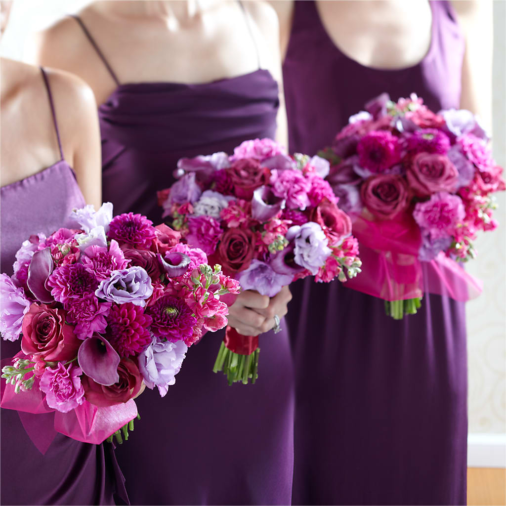 Bridesmaid's Garden Bouquet – EMERY'S FLOWERS & CO, Maumee OH