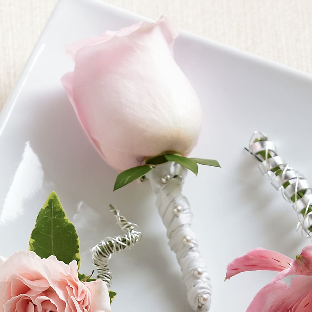 Pink Rose Boutonniere – EMERY'S FLOWERS & CO, Maumee OH