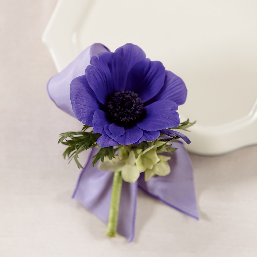 Purple Passion Boutonniere – EMERY'S FLOWERS & CO, Maumee OH