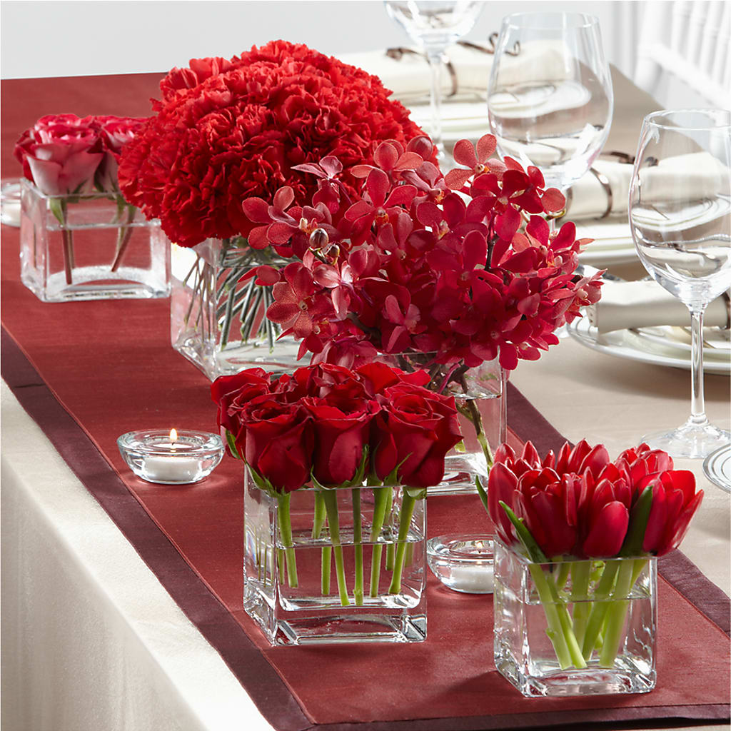Modern Grace Centerpiece – EMERY'S FLOWERS & CO, Maumee OH