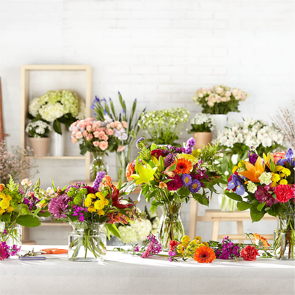 Bold & Bright – A Florist Original – EMERY'S FLOWERS & CO, Maumee OH