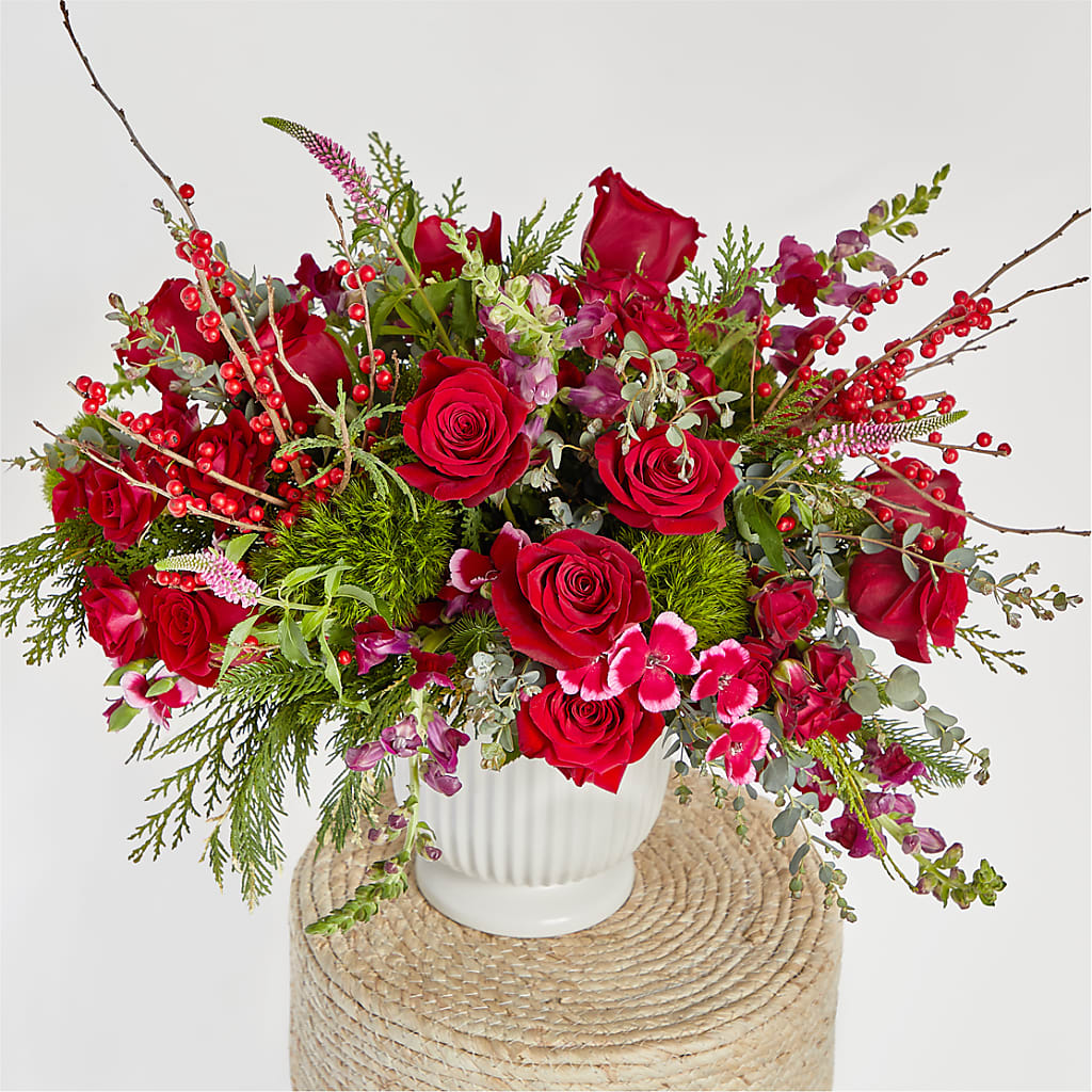 Big Red Bow Bouquet – EMERY'S FLOWERS & CO, Maumee OH
