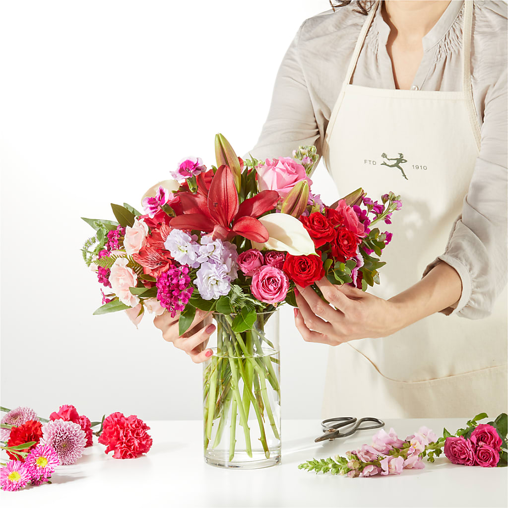 Swooning Over You - A Luxury Florist Original – EMERY'S FLOWERS & CO, Maumee OH