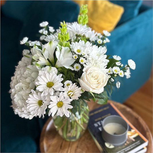 Classic Ivory – A Florist Original – EMERY'S FLOWERS & CO, Maumee OH