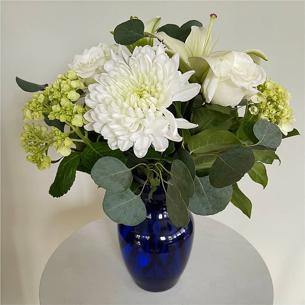Snowy Dreams Bouquet – EMERY'S FLOWERS & CO, Maumee OH