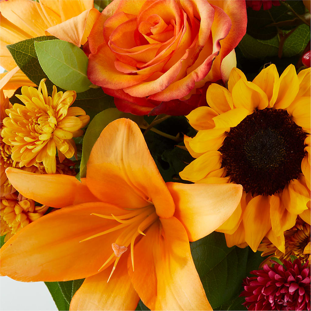 Grateful Centerpiece – EMERY'S FLOWERS & CO, Maumee OH