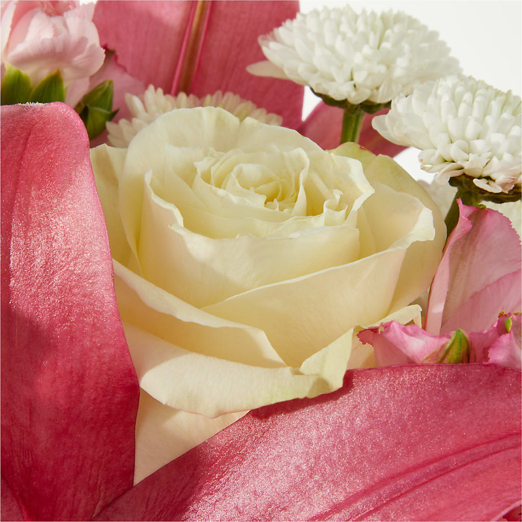 Piece of Cake Bouquet – EMERY'S FLOWERS & CO, Maumee OH