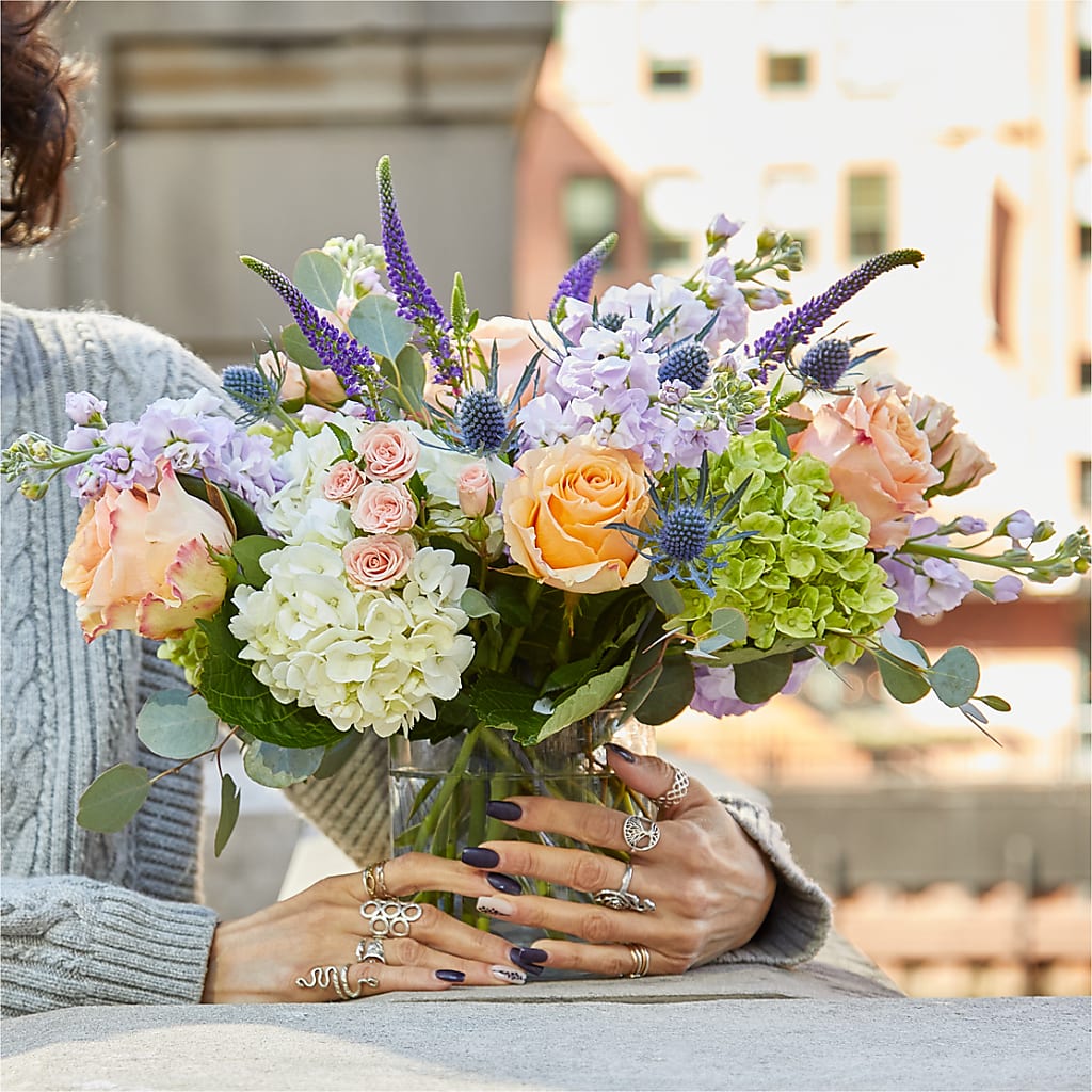 Porch Swing Bouquet – EMERY'S FLOWERS & CO, Maumee OH