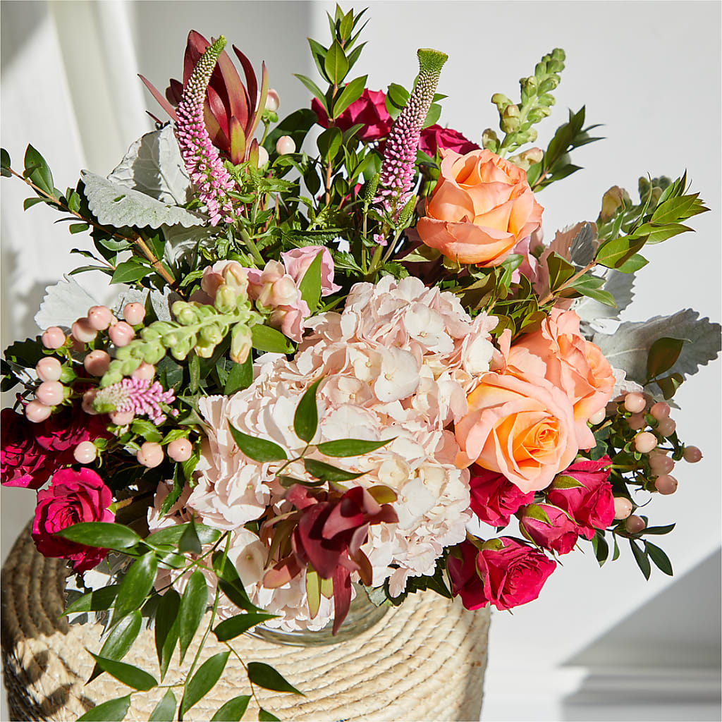 Glitz & Glam Bouquet – EMERY'S FLOWERS & CO, Maumee OH