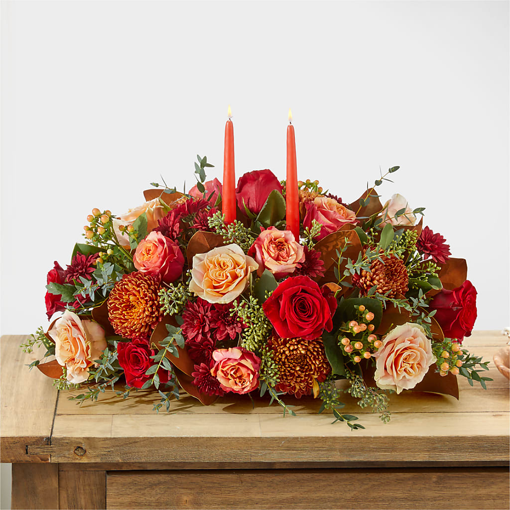 Gather Near Centerpiece – EMERY'S FLOWERS & CO, Maumee OH