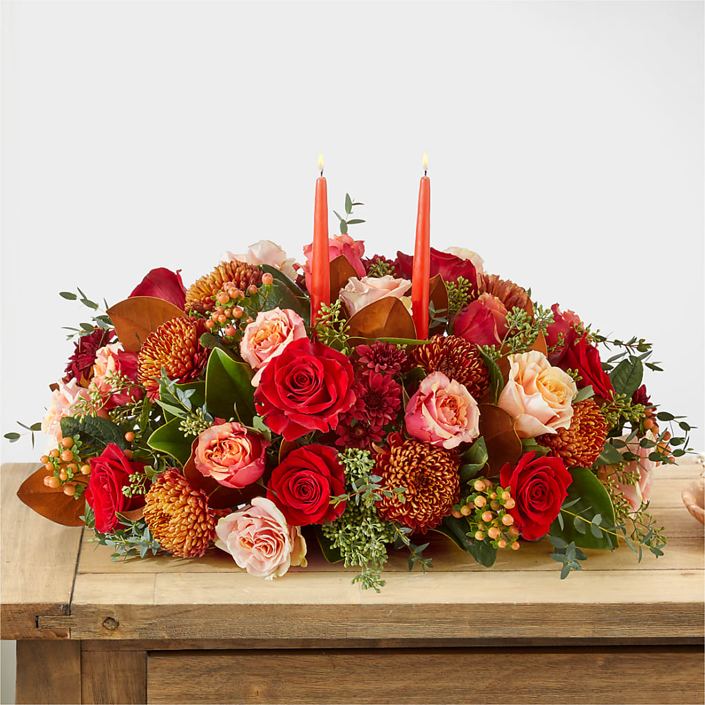 Gather Near Centerpiece – EMERY'S FLOWERS & CO, Maumee OH