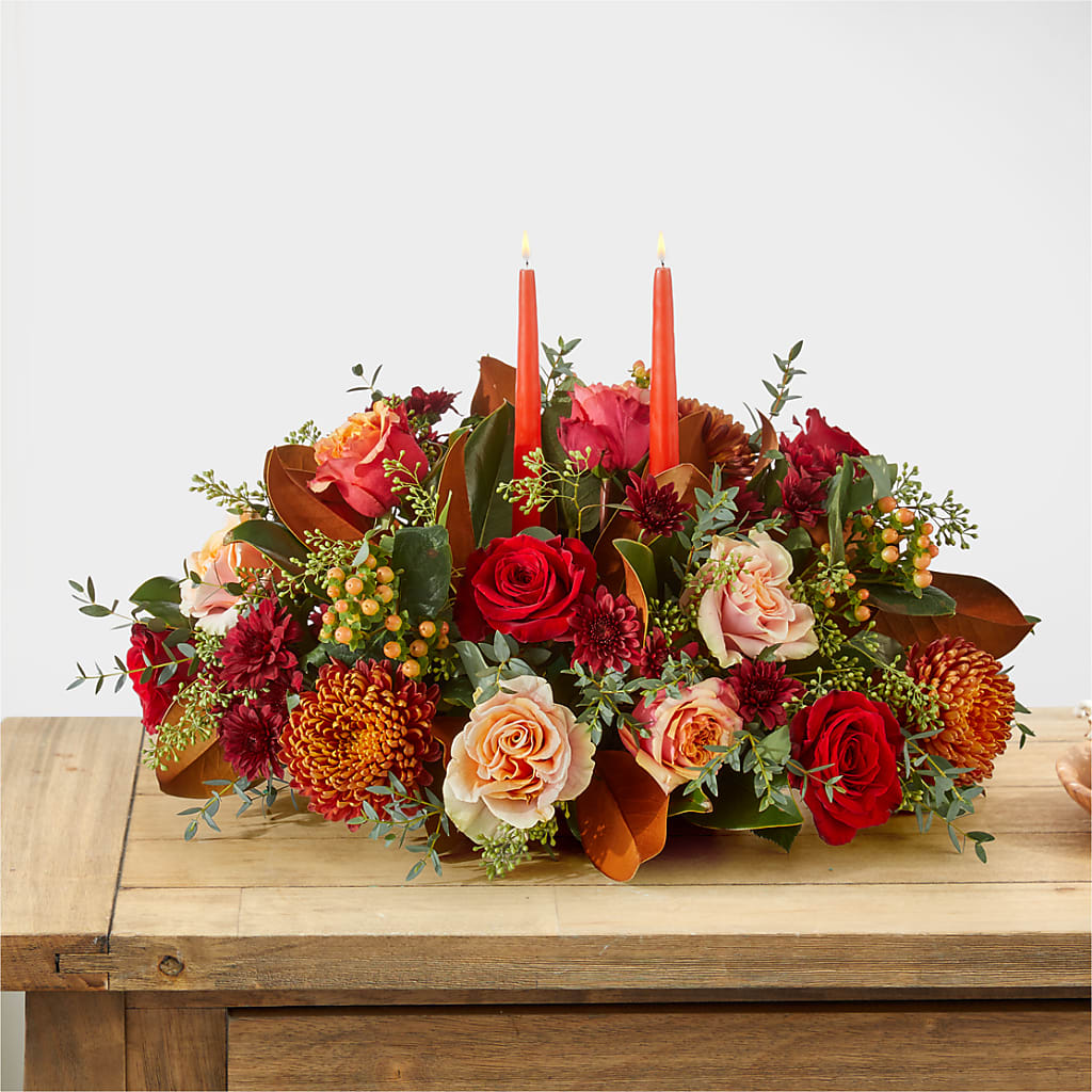 Gather Near Centerpiece – EMERY'S FLOWERS & CO, Maumee OH