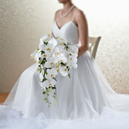 Classic White Bouquet – EMERY'S FLOWERS & CO, Maumee OH